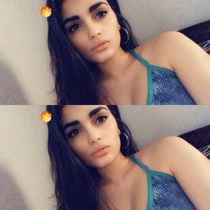 Meet your Posher, Desiree